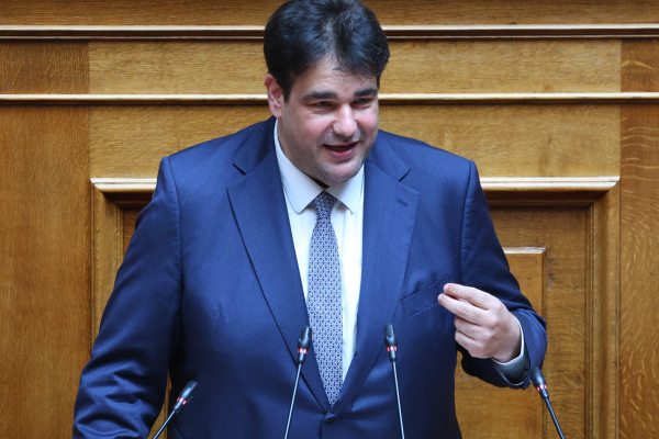 Λιβάνιος: Δεν θα αλλάξει ο εκλογικός νόμος – 20.000 προσλήψεις στο Δημόσιο εντός του 2027