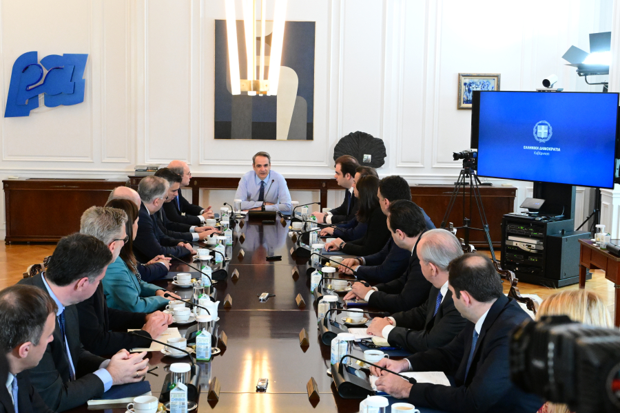 «Κυριάκο δώστα όλα» νο.2: Τι θα γίνει με 13η σύνταξη και κατάργηση ΕΝΦΙΑ