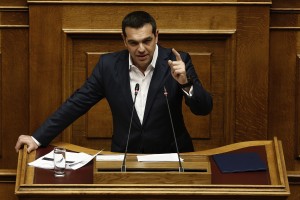 To "ολιστικό' 'σχέδιο για μισθούς, συντάξεις, θέσεις εργασίας και φόρους παρουσιάζει ο Τσίπρας στη Βουλή