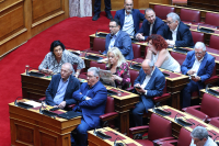 ΚΚΕ: Ερώτηση για την ελάφρυνση των φορολογικών βαρών για αυτοαπασχολούμενους και πολύ μικρές επιχειρήσεις