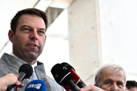 Κασσελάκης κατά Τασούλα για τον αστυνομικό της Βουλής που κακοποιούσε τα παιδιά του