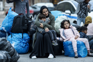 Ασφυκτιά η Μυτιλήνη: Περισσότεροι από 16.000 πρόσφυγες στο ΚΥΤ της Μόριας