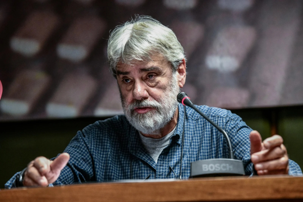 Η «Μεταπολίτευση» των κυρίων Καλύβα και Μητσοτάκη