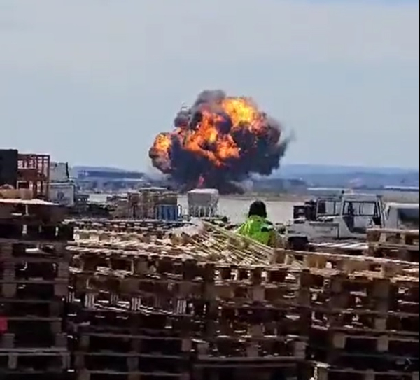 Σαραγόσα: Συντριβή F-18 σε επίδειξη, σώθηκε ο πιλότος - Συγκλονιστικό βίντεο