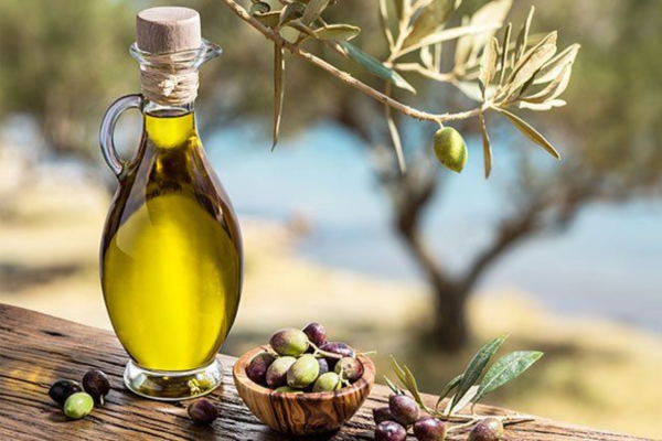 Ελαιολαδο: Η τιμή του οδηγεί στο τέλος της εποχής του τενεκέ