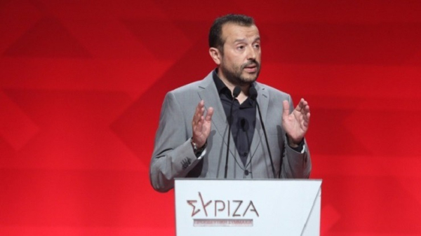 Παππάς: «Μισό μεσοπρόθεσμο για να κρυφτούν οι φόροι του 2023 και τα μέτρα για το 2026-2027»