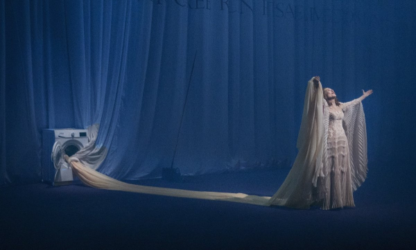 Βερενίκη: Η νέα παράσταση του Ρομέο Καστελούτσι με την Ιζαμπέλ Ιπέρ στη Στέγη