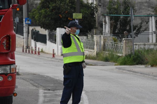 Σπάει κοντέρ η ανευθυνότητα: Πάνω από 1.000 άτομα οδηγούσαν χωρίς δίπλωμα