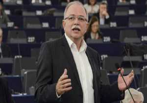 Νέες κινήσεις ευρωβουλευτών για την ελάφρυνση του ελληνικού χρέους