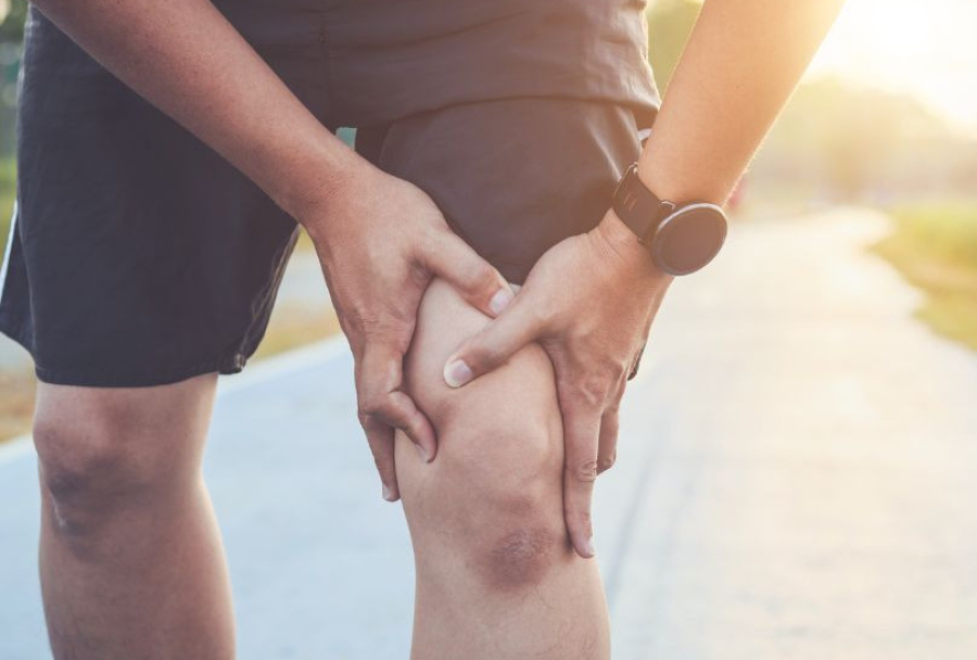 Γιατί πονάω στο πόδι όταν περπατάω; Υπάρχει λύση;