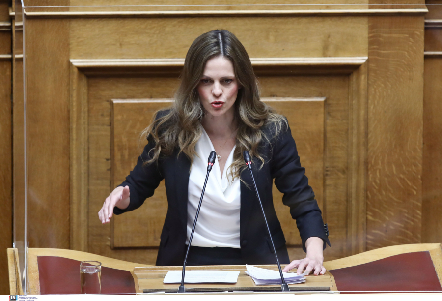 Έφη Αχτσιόγλου: «Η κυβέρνηση δεν αναλαμβάνει καμία συγκεκριμένη ευθύνη»