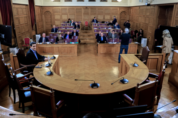 Νέο επεισόδιο με Ζωή Κωνσταντοπούλου και διακοπή στην εξεταστική