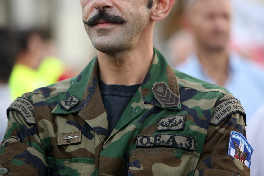 Ένστολοι: Αναλυτικά οι αυξήσεις στις αποδοχές τους μέχρι τον Απρίλιο