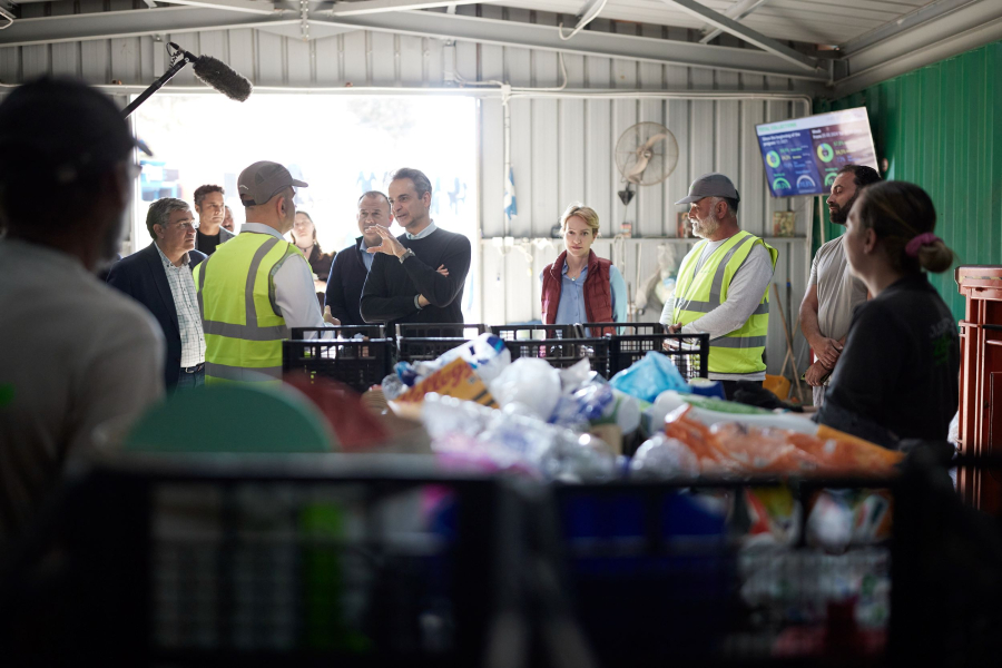 Μητσοτάκης: Πρότυπο η Τήλος στη διαχείριση αποβλήτων