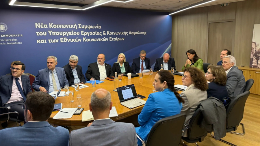 Νομοσχέδιο του υπουργείου Εργασίας βάζει «φρένο» στην ανεξέλεγκτη χρήση της Τεχνητής Νοημοσύνης
