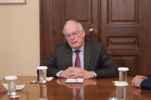 Συνεργάτες Τασούλα: Θα ήταν ανεύθυνο για τον ΠτΔ να αποφύγει να επισημάνει τον κίνδυνο της αστάθειας