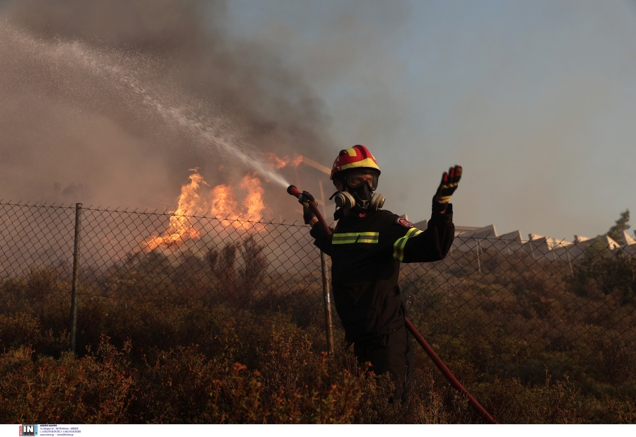 Διακοπές ρεύματος στην Ανατολική Αττική λόγω των μεγάλων πυρκαγιών