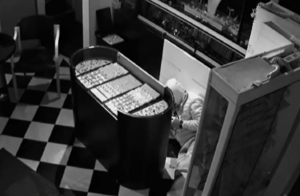 «Ροζ Πάνθηρες»: Δύο συλλήψεις για την ληστεία στη Χαλκιδική με λεία ρολόγια 580.000 ευρώ