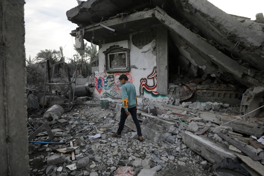 «Ο θάνατος μας ακολουθεί όπου και να πάμε»: «Ποινή θανάτου» σε χιλιάδες αμάχους στη Γάζα