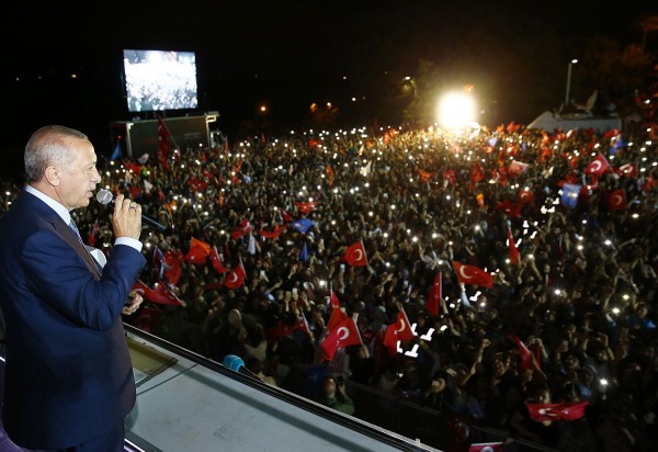 «Τυφώνας» Ερντογάν σάρωσε στις εκλογές - «Σουλτάνος» από τον α' γύρο