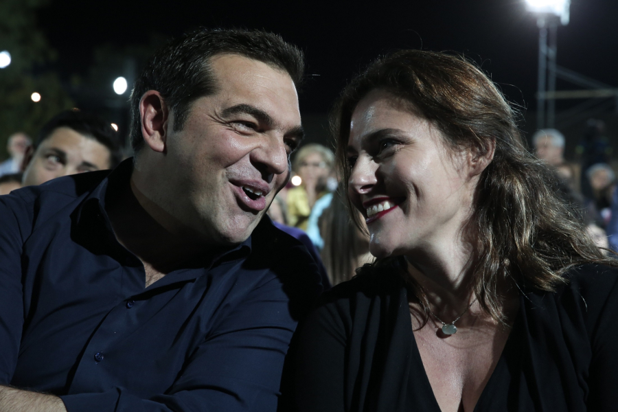 Τσίπρας: Αγόρασε το σπίτι που έμενε στην Κυψέλη