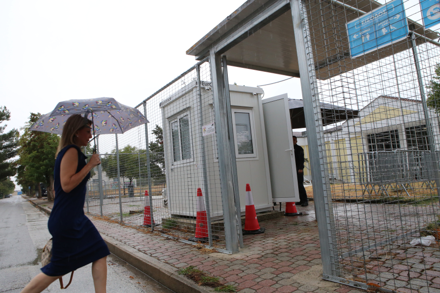 Καρυστιανού στη δίκη για τα Τέμπη: Ενώ κάπνιζαν τα βαγόνια υπήρχαν εκσκαφείς που μπάζωναν