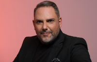 Ο Στέλιος Διονυσίου «έχει τα ψυχολογικά του» και το κοινό δηλώνει «επιτέλους»