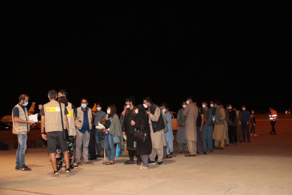 Αφγανιστάν: Χάος στην Καμπούλ και έκτακτη σύνοδος των G7 - Δεκάδες παιδιά ζουν τον δικό τους εφιάλτη