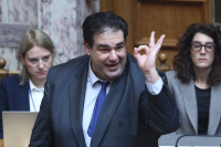 Υπόθεση Ασημακοπούλου: Τι απαντά ο Λιβάνιος για τα email – «Είστε συνένοχοι ή ανίκανοι», λέει η αντιπολίτευση