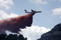 Σφοδρές πυρκαγιές στη νότια Ευρώπη, χιλιάδες άνθρωποι απομακρύνθηκαν (Βίντεο)