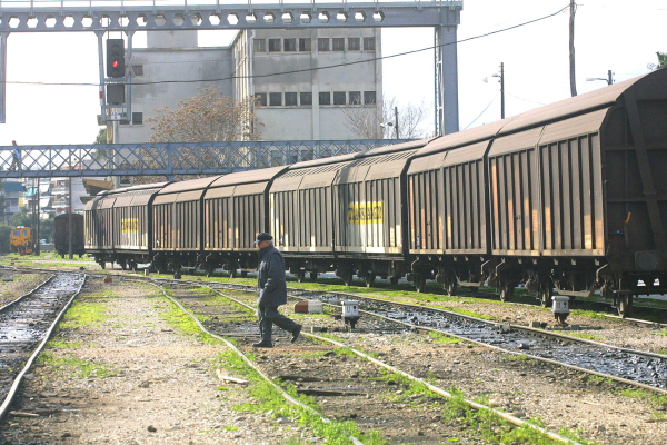 Τραγελαφικές καταστάσεις στο Intercity: «Είχε πέσει το ρεύμα, έσβησαν τα φώτα και δεν ξέραμε τι γινόταν»