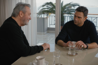 «Η Γη της Ελιάς»: Ο Στάθης αθετεί την υπόσχεσή του κι αρχίζει πάλι να παίζει χαρτιά (Βίντεο)