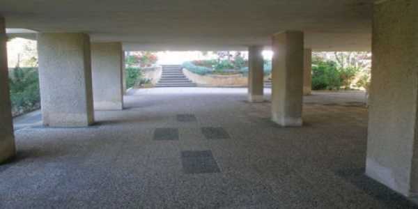 Φόρος ακινήτων σε πιλοτές παρκινγκ και αποθήκες