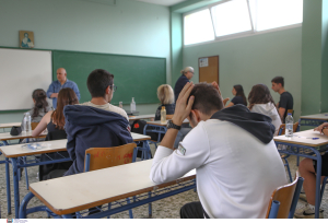 Εισαγγελική έρευνα για τον μαθητή που πιάστηκε με ακουστικό στο αυτί στις πανελλήνιες 2023