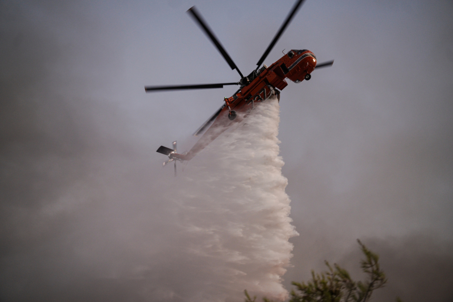 Φωτιά Φραξιά Βόνιτσας – 5 εναέρια μέσα στην επιχείρηση κατάσβεσης