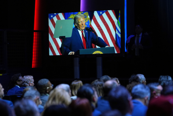 Ιράν: Ο Τραμπ μεταξύ Ισραήλ και μοναρχιών του Κόλπου