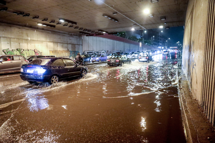 Κλειστά σχολεία: Τι ισχύει για γονείς που εργάζονται