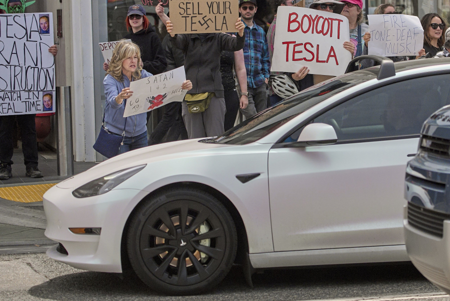 Tesla: Πτώση 13% στις παγκόσμιες πωλήσεις το πρώτο τρίμηνο του 2025