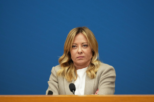 Στα κάγκελα η ακροδεξιά της Ευρώπης με Τραμπ – Αλλά για τους… λόγους της