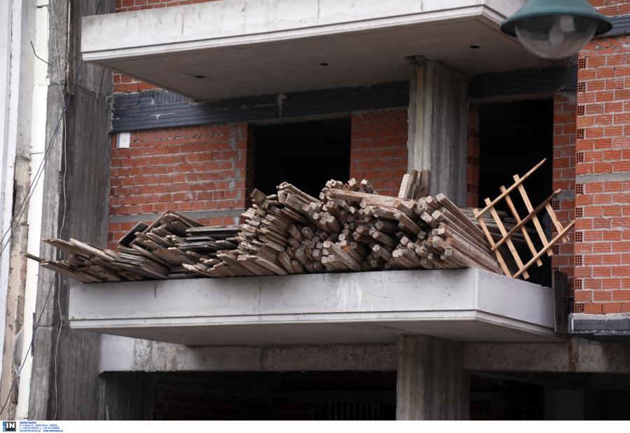 Ανοίγει «παράθυρο σωτηρίας» για οικοδομικές άδειες με μπόνους δόμησης