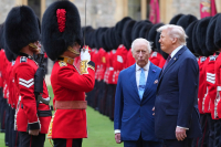 Η υποδοχή Τραμπ από τον βασιλιά Κάρολο στο Ουίνδσορ - Χαμόγελα, στυλιστικές επιλογές και διαμαρτυρίες (Βίντεο &amp; Εικόνες)