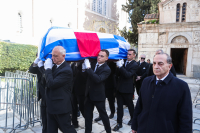 Κηδεία Ελένης Γλύκατζη – Αρβελέρ: Σε λίγο στην Μητρόπολη Αθηνών η εξόδιος ακολουθία