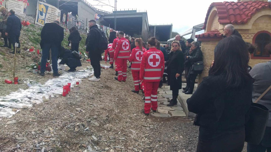 Τέμπη: Ο Ελληνικός Ερυθρός Σταυρός τίμησε τη μνήμη των 57 θυμάτων της σιδηροδρομικής τραγωδίας