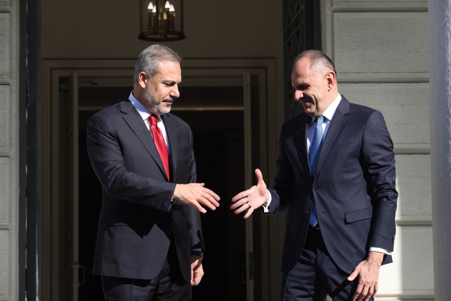 Μπροστά σε ραγδαίες διπλωματικές εξελίξεις