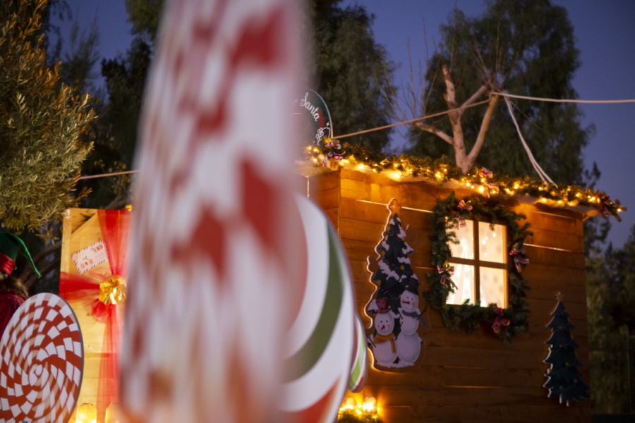 Χριστούγεννα στην Αθήνα: Καλλιτέχνες και αθλητές διαβάζουν παραμύθια στα παιδιά