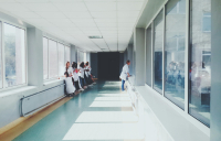 Εφιάλτης για 5 ανήλικα αδερφάκια στη Λάρισα: Κακοποιούνταν από τη θεία τους, στη φυλακή οι γονείς τους