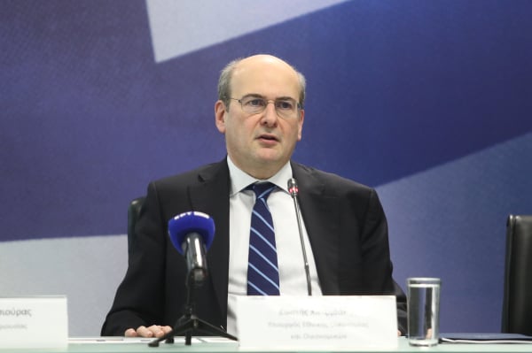 Χατζηδάκης: Άρση μονιμότητας και μπόνους απόδοσης στο Δημόσιο μετά από πραγματική αξιολόγηση