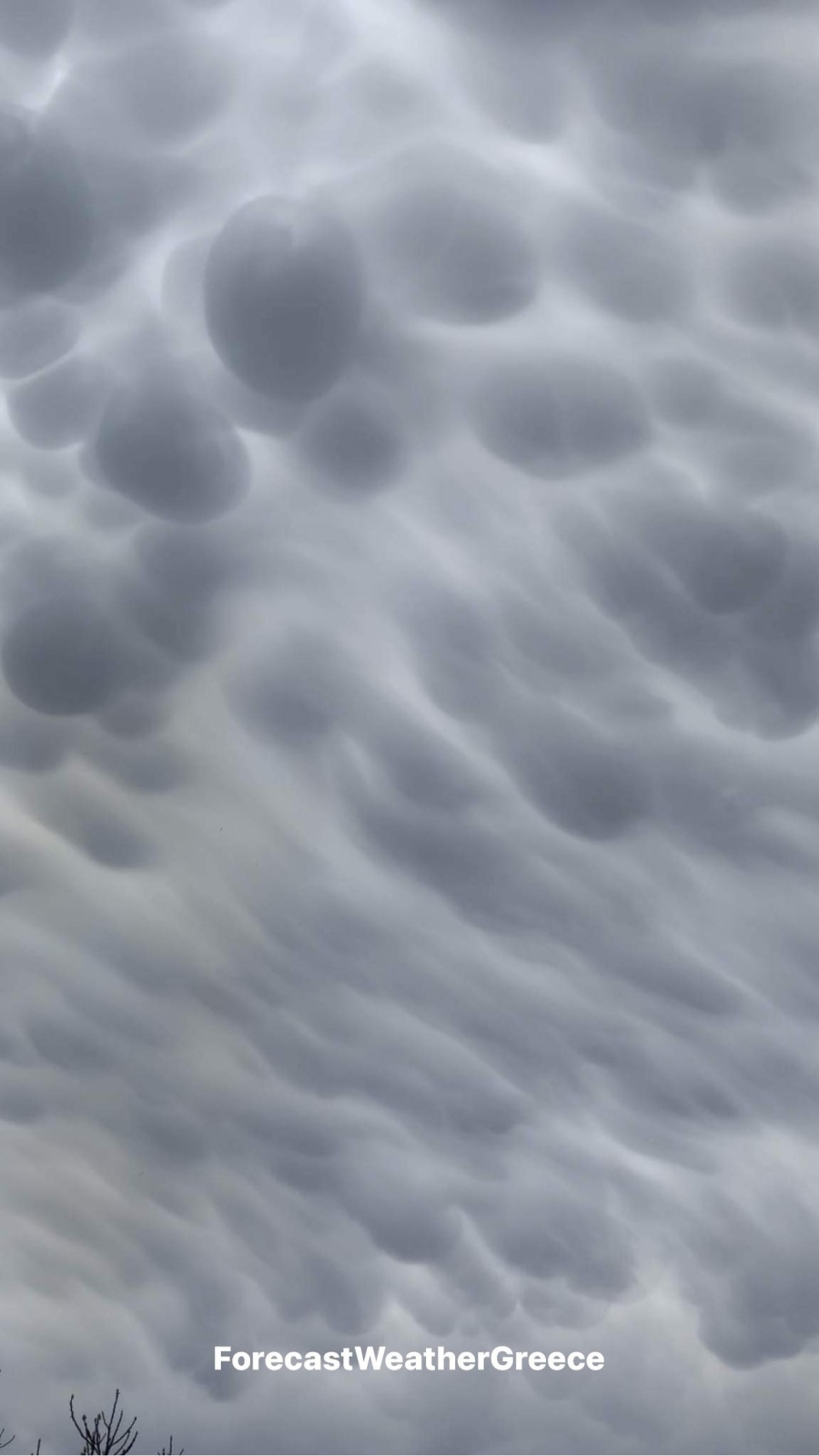 Σύννεφα «mammatus» εμφανίστηκαν σε Λακωνία και Μεσσηνία - Τί σημαίνει η ονομασία τους
