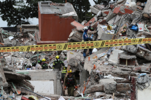 Σεισμός στην Κολομβία: Σβήνουν οι ελπίδες για επιζώντες - Σχεδόν 300 οι νεκροί, 140 αγνοούμενοι
