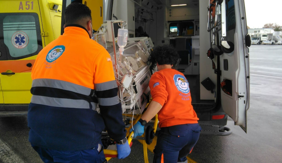 «Γέφυρα ζωής» από το Χαμόγελο του Παιδιού για πρόωρο νεογνό